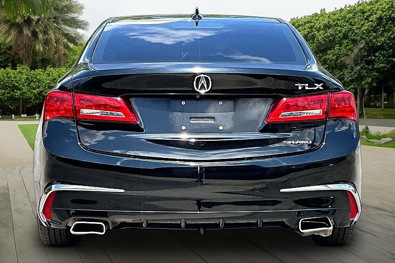 Used 2018 Acura TLX V6 SH-AWD image 3