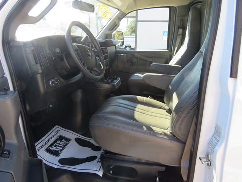 Used 2023 GMC Savana 2500 w/ Driver Convenience Package image 4