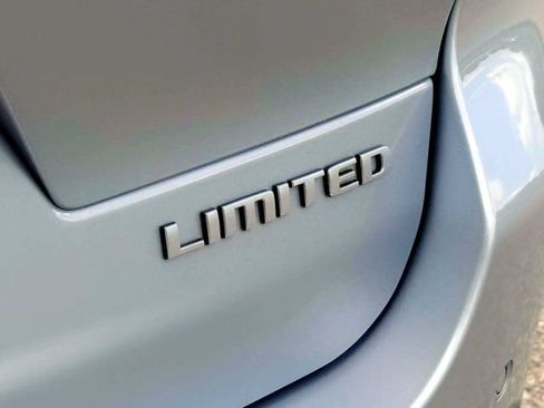 Used 2024 Jeep Grand Cherokee L Limited AWD/4WD image 11