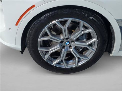 Used 2024 BMW X7 xDrive40i w/ Premium Package AWD/4WD image 27