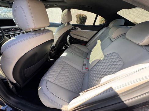 Used 2022 Genesis G70 3.3T image 16