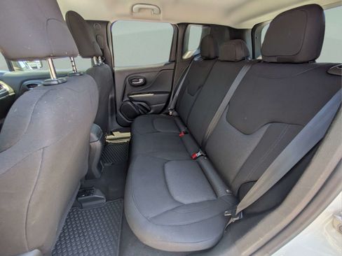 Used 2023 Jeep Renegade Latitude AWD/4WD image 12