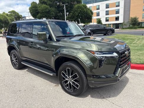 Certified 2026 Lexus GX 550 w/ Accessory Package (2T) AWD/4WD image 7
