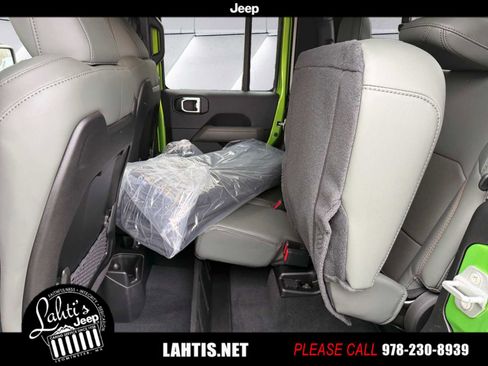 New 2026 Jeep Gladiator Mojave image 12