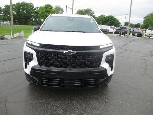 Used 2024 Chevrolet Traverse RS AWD/4WD image 13
