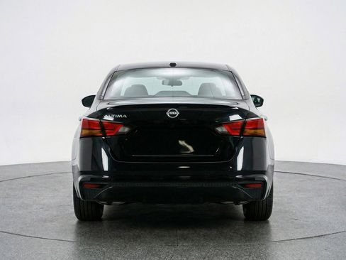Used 2025 Nissan Altima 2.5 SV FWD image 7