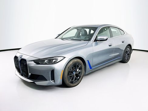 Used 2024 BMW i4 eDrive40 RWD image 3