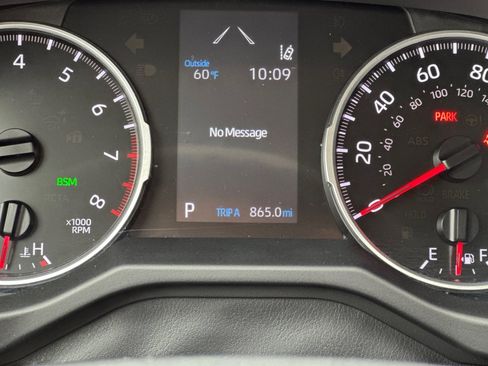 Used 2022 Toyota RAV4 XLE AWD/4WD image 22