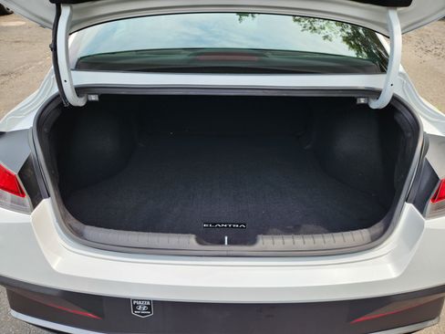 Certified 2025 Hyundai Elantra Sport FWD image 18