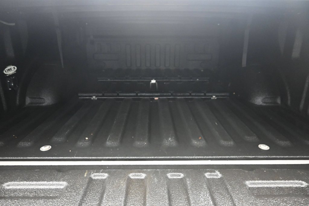 Used 2017 Ford F150 XLT w/ Equipment Group 302A Luxury AWD/4WD image 11
