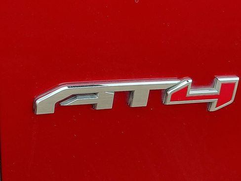 Used 2023 GMC Yukon AT4 AWD/4WD image 9