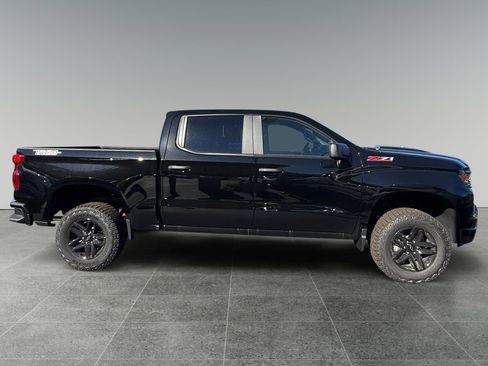 New 2026 Chevrolet Silverado 1500 Custom Trail Boss w/ LPO, Dark Essentials Package AWD/4WD image 5
