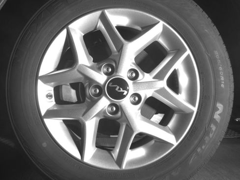 Used 2025 Kia Soul LX w/ LX Technology Package FWD image 15