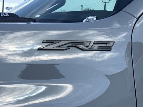 Used 2025 Chevrolet Silverado 2500 ZR2 w/ Technology Package image 16