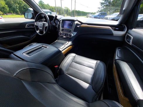 Used 2020 GMC Yukon XL Denali w/ Open Road Package AWD/4WD image 11