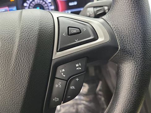 Used 2020 Ford Fusion SE image 21