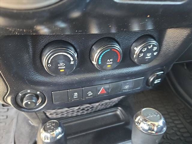 Used 2014 Jeep Wrangler Sahara w/ Connectivity Group AWD/4WD image 13