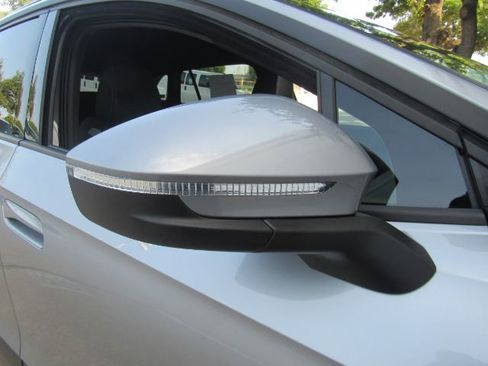 Used 2023 Volkswagen ID.4 Pro image 22