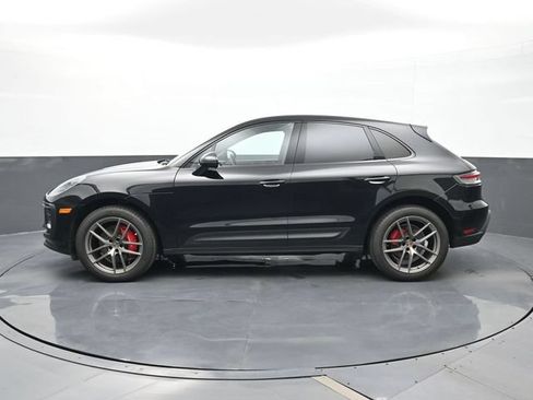 Certified 2023 Porsche Macan S AWD/4WD image 2