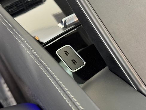 Used 2023 Mercedes-Benz Maybach GLS 600 4MATIC image 39