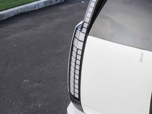 New 2026 Hyundai Ioniq 9 S image 8