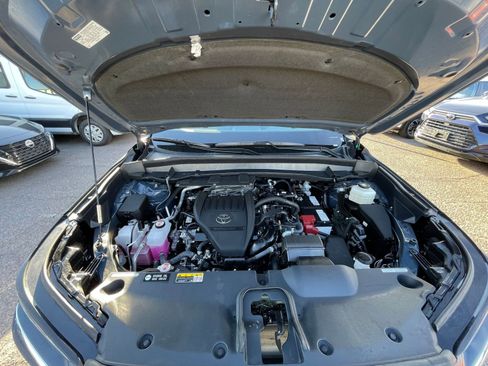 Used 2025 Toyota Grand Highlander FWD image 34