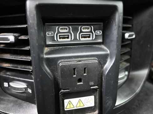 Used 2023 RAM 2500 Laramie AWD/4WD image 36