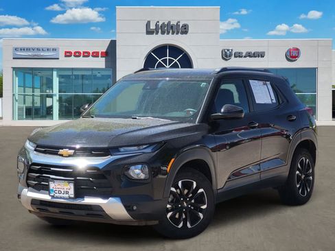 Used 2023 Chevrolet TrailBlazer LT w/ Convenience Package AWD/4WD image 1
