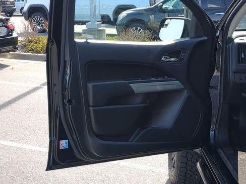 Used 2021 Chevrolet Colorado ZR2 w/ ZR2 Midnight Special Edition image 19