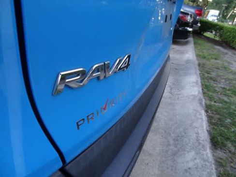 Used 2019 Toyota RAV4 LE w/ All Weather Liner Package FWD image 6