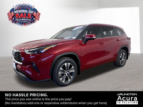 Used 2024 Toyota Highlander XLE AWD/4WD image 1