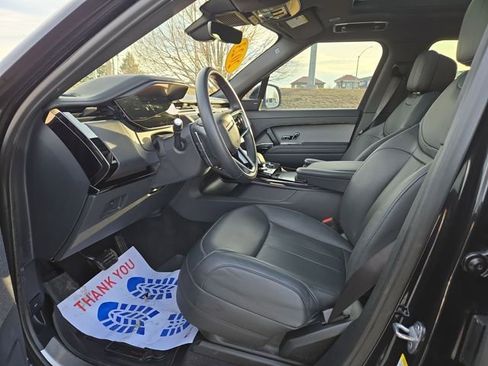 Used 2023 Land Rover Range Rover Sport SE image 2