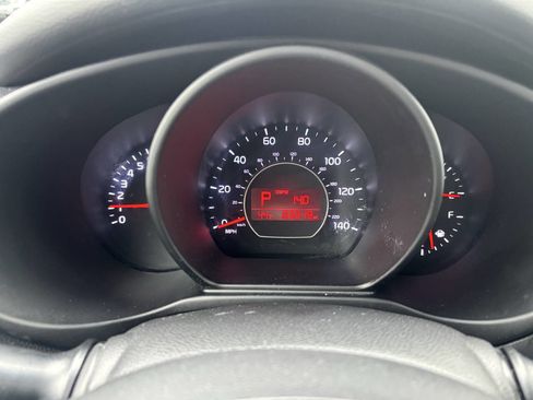 Used 2014 Kia Soul + FWD image 10