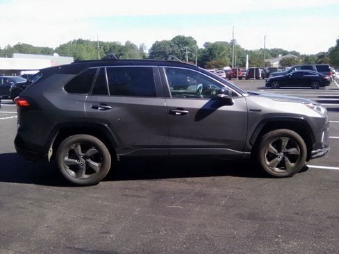 Used 2021 Toyota RAV4 XSE AWD/4WD image 2