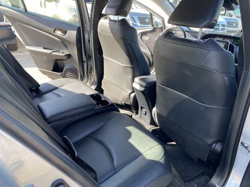 Used 2017 Toyota Prius Prime Premium w/ Preferred Accessory Package FWD image 15