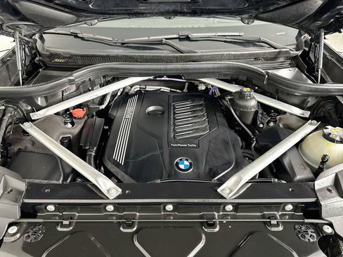 Used 2021 BMW X7 xDrive40i w/ M Sport Package AWD/4WD image 31