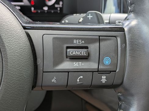 Used 2022 Nissan Pathfinder Platinum w/ Cargo Package AWD/4WD image 23