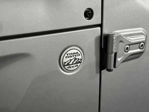 Used 2020 Jeep Gladiator Sport w/ Quick Order Package 24S image 13