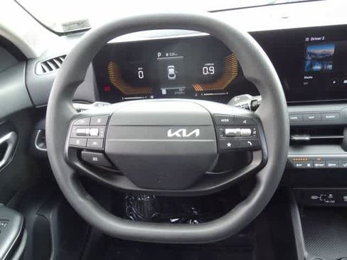 Used 2025 Kia K4 FWD image 13