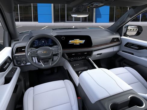 New 2026 Chevrolet Suburban Premier RWD image 15