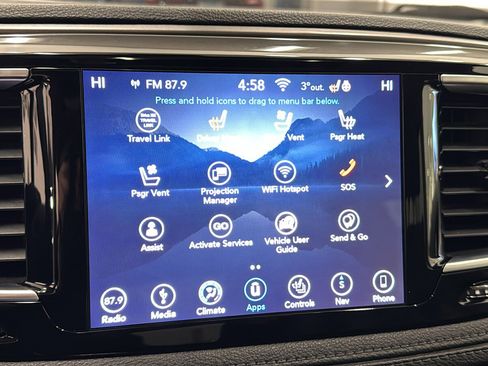 Used 2018 Chrysler Pacifica Limited image 17