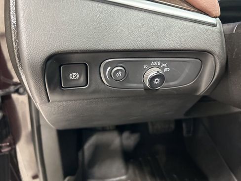 Used 2021 Buick Enclave Avenir w/ Avenir Technology Package image 12