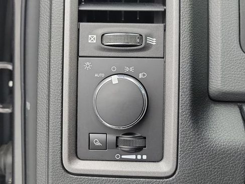 Used 2017 RAM 2500 Tradesman w/ Chrome Appearance Group AWD/4WD image 30