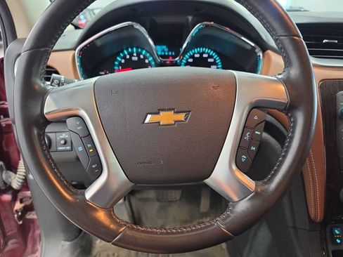 Used 2017 Chevrolet Traverse LT w/ Style and Technology Package FWD image 12