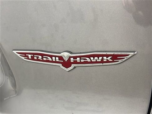 Used 2021 Jeep Cherokee Trailhawk image 29