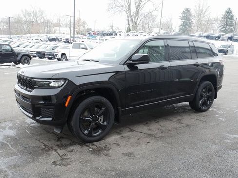 New 2025 Jeep Grand Cherokee L Altitude image 10