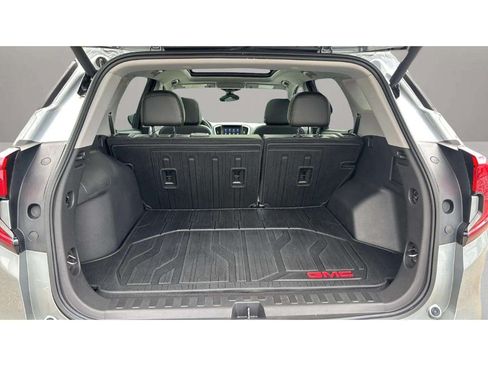 Used 2023 GMC Terrain SLT w/ Tech Package AWD/4WD image 9