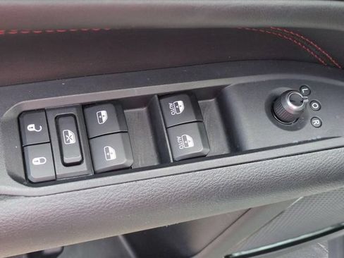 Used 2025 Jeep Compass Trailhawk AWD/4WD image 15
