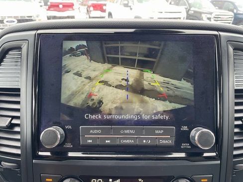 Used 2022 Nissan Titan SV w/ SV Convenience Package image 20