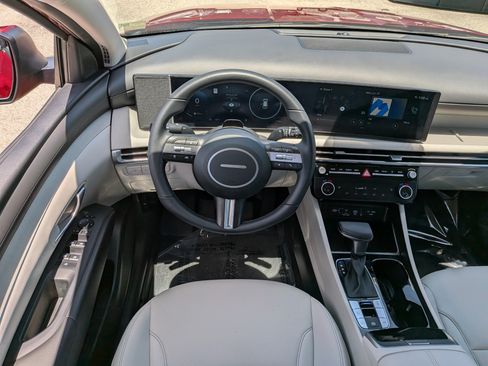 Used 2025 Hyundai Tucson SEL FWD image 18